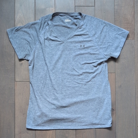 Under Armour Women's Medium T-Shirt - Picture 1 of 6
